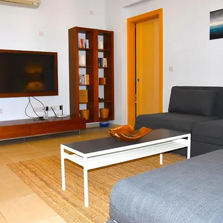 3 Stanze Da Letto, 2 Bagni, Piscina Privata Ferienhaus Kouklia