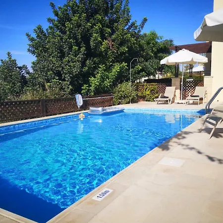 Feriehus 3 Stanze Da Letto, 2 Bagni, Piscina Privata Kouklia